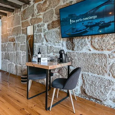 Guestready - Castlerock Pub & Hotel Apartment Porto
