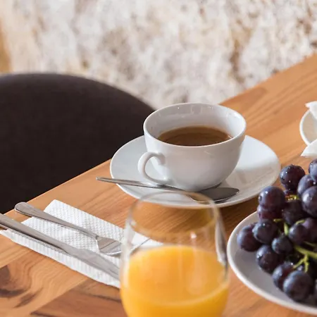 Guestready - Castlerock Pub & Hotel Apartment Porto