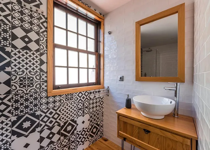 Guestready - Castlerock Pub & מלון *